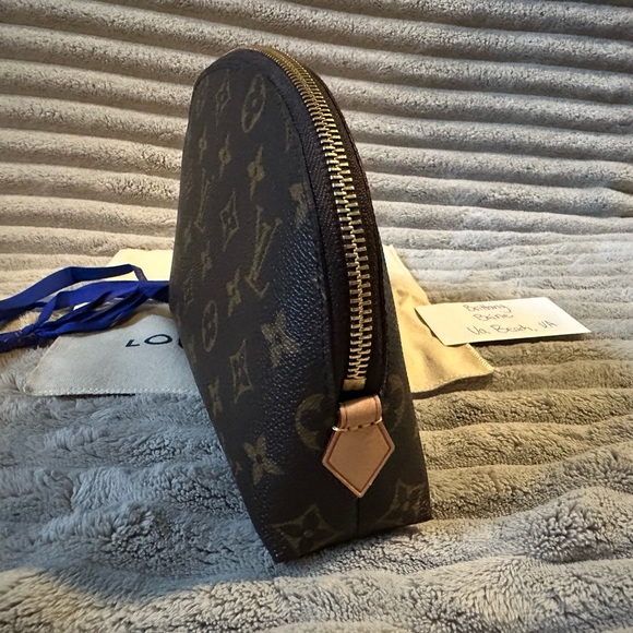 DISCONTINUED Louis Vuitton Cosmetic Pouch GM - Picture 7 of 7
